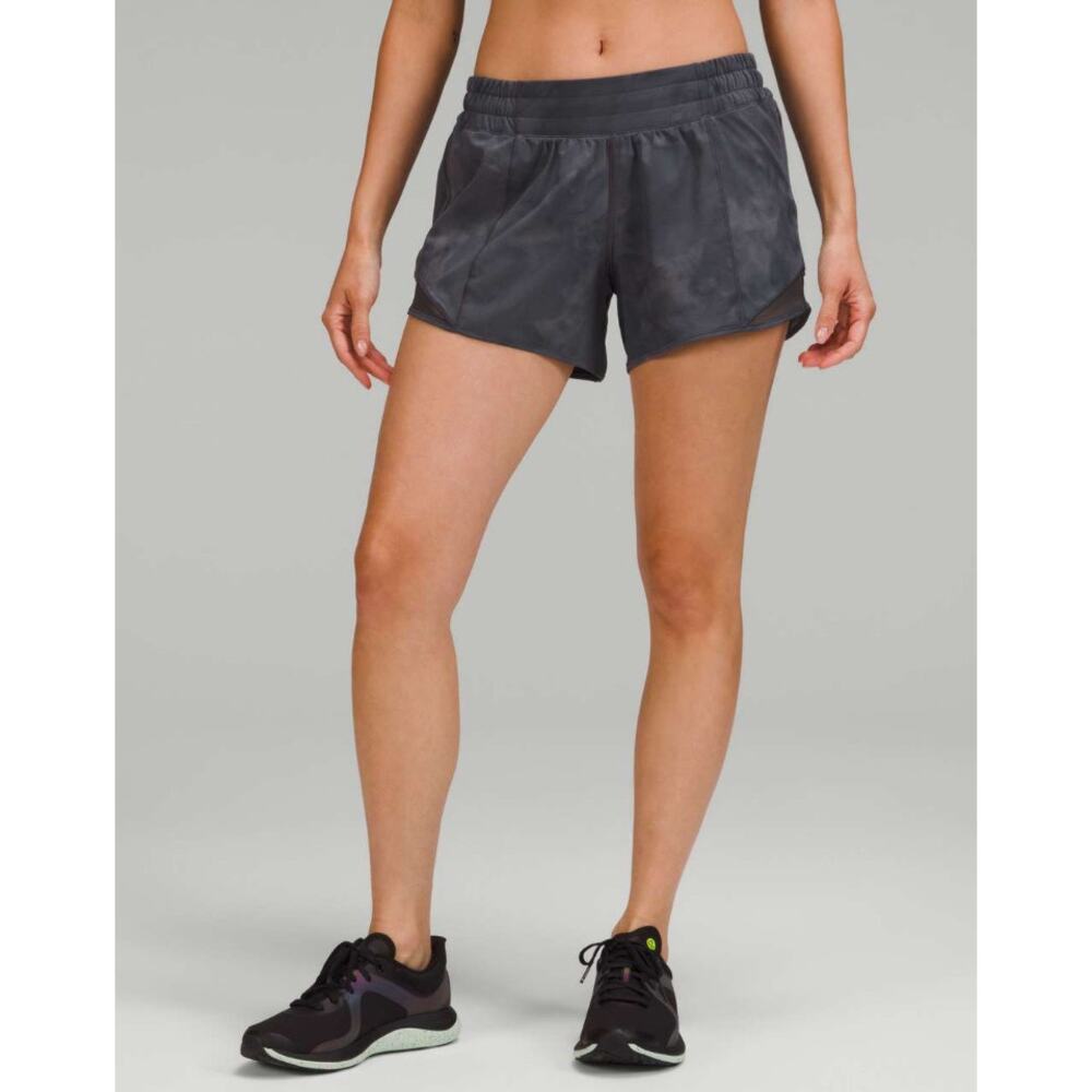 Lululemon Hotty Hot Low-Rise Lined Short 4" size 2
